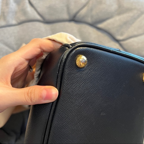 Prada Black Galleria Saffiano leather Large Hangbag |Men | Women - Picture 14 of 16